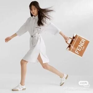 Fendi Sunshine Shopper Tote Bag in Canvas dnd Patent Leather black
